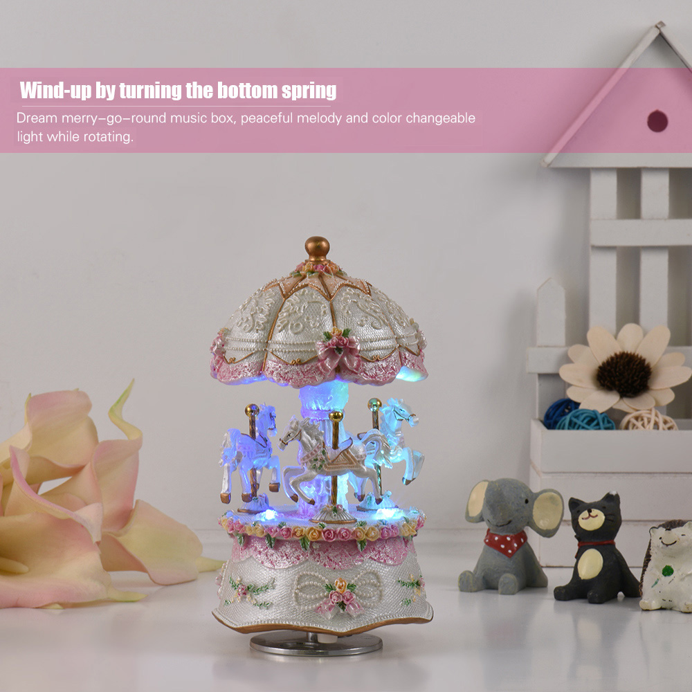 Luxury Dream 3-Horse Rotating  - Snow Globe Musical recensione e prezzo