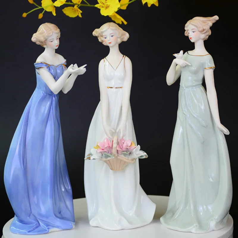 Europe Ceramic Beauty Figurine - Nutcracker Figurine recensione e prezzo